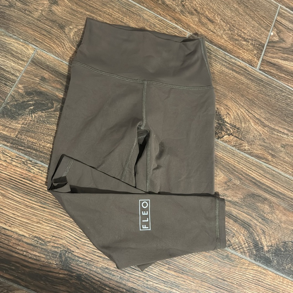 New FLEO leggings